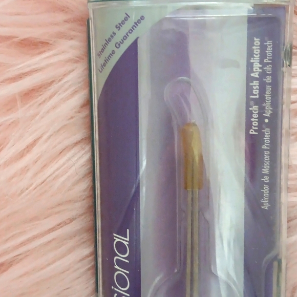 Brand New TWEEZERMAN PROFESSIONAL LASH APPLICATOR - Picture 3 of 3